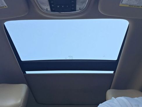 Used 2014 Jeep Grand Cherokee Limited w/ Luxury Group II image 18