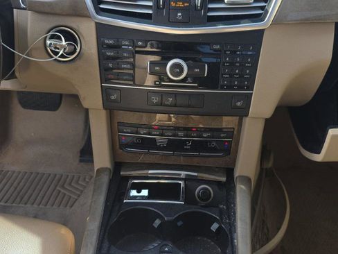 Used 2010 Mercedes-Benz E 350 4MATIC Sedan image 9