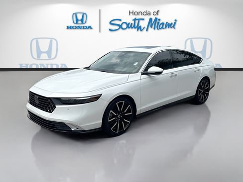 Used 2023 Honda Accord Touring image 3