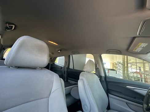 Used 2017 Honda Pilot EX image 18