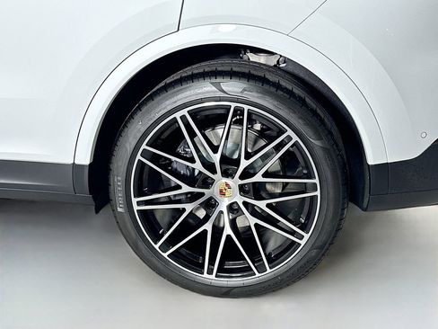 New 2026 Porsche Cayenne Coupe image 34