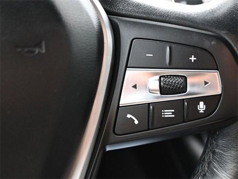Used 2020 BMW 330i Sedan w/ Convenience Package image 26