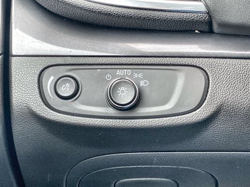 Certified 2022 Buick Encore Preferred w/ Safety Package AWD/4WD image 35
