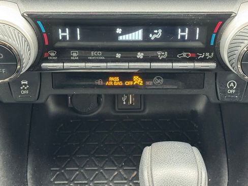 Used 2023 Toyota RAV4 XLE image 39