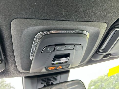 Used 2025 Toyota Corolla SE image 28