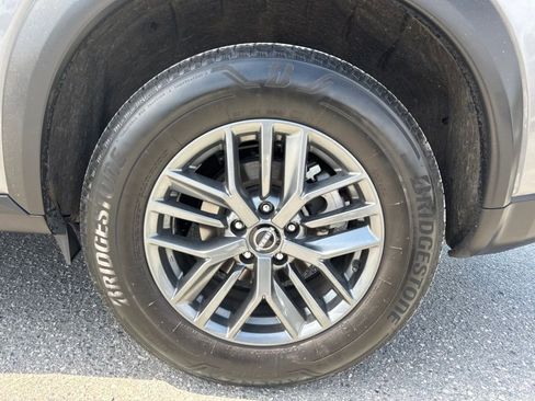 Used 2024 Nissan Rogue S FWD image 23