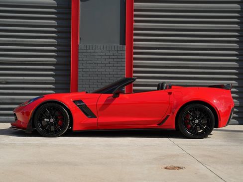 Used 2015 Chevrolet Corvette Z06 w/ 3LZ Preferred Equipment Group image 8