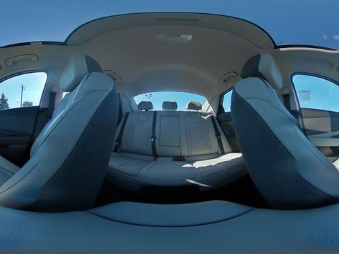 Used 2025 Hyundai Elantra Limited image 43