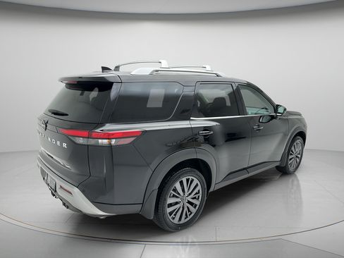 Used 2024 Nissan Pathfinder SL w/ SL Premium Package AWD/4WD image 5