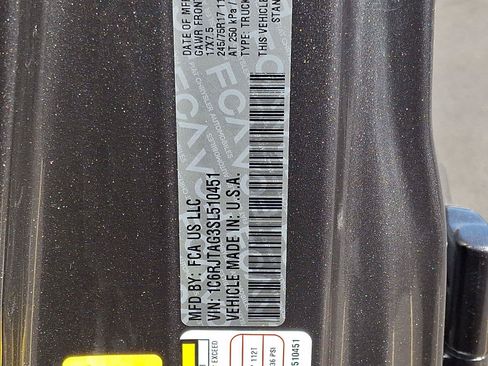 Used 2025 Jeep Gladiator Sport AWD/4WD image 24