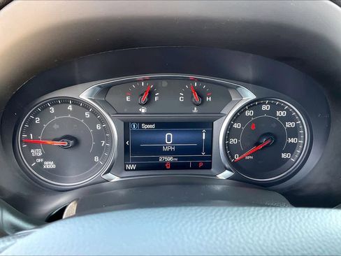 Used 2024 GMC Terrain SLE FWD image 25