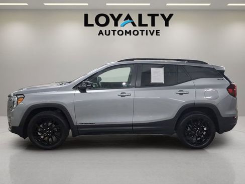 Used 2023 GMC Terrain SLE w/ Driver Convenience Package AWD/4WD image 2