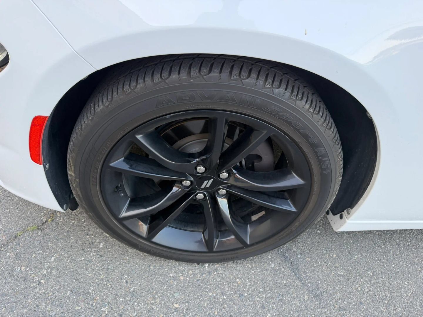 Used 2018 Dodge Charger R/T w/ Blacktop Package RWD image 32