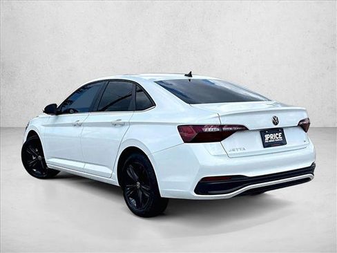 Used 2024 Volkswagen Jetta SE w/ Panoramic Sunroof Package FWD image 12