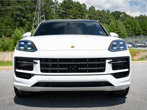 Used 2024 Porsche Cayenne S AWD/4WD image 8