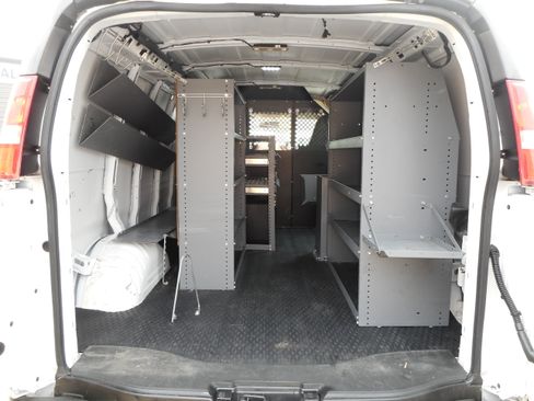 Used 2016 Chevrolet Express 2500 w/ Cold Climate Package RWD image 24