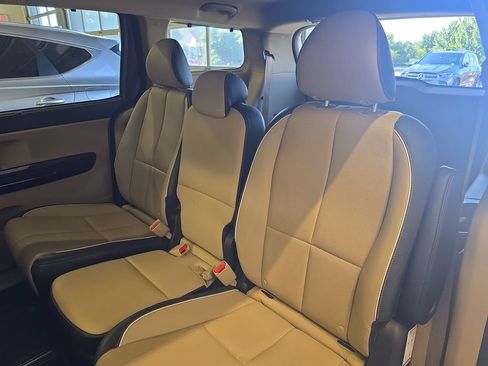 Used 2015 Kia Sedona SX FWD image 15