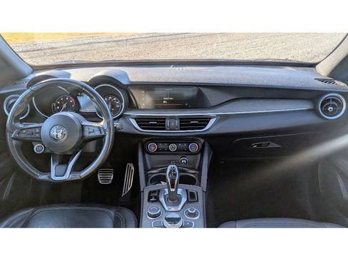 Used 2022 Alfa Romeo Stelvio Ti image 32