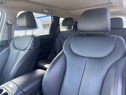 Used 2023 Hyundai Santa Fe SEL w/ Premium Package image 7