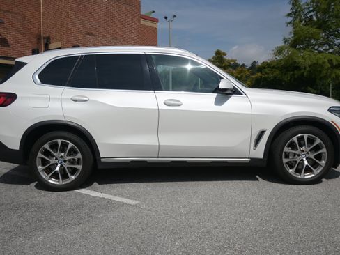 Used 2023 BMW X5 xDrive40i w/ Premium Package AWD/4WD image 10