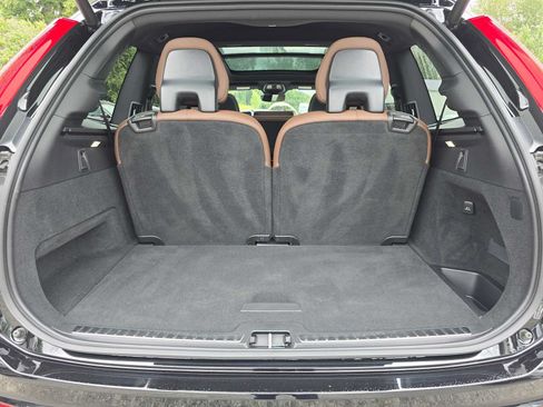 Certified 2023 Volvo XC90 T8 Plus AWD/4WD image 15