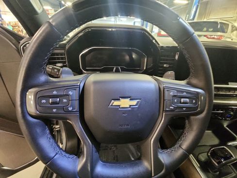 Certified 2025 Chevrolet Silverado 1500 High Country AWD/4WD image 16