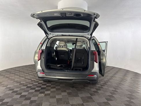 Certified 2025 Kia Carnival SX Prestige image 17