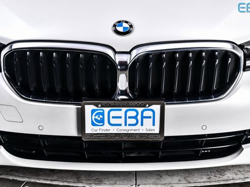 Used 2022 BMW 530i xDrive w/ Convenience Package image 9