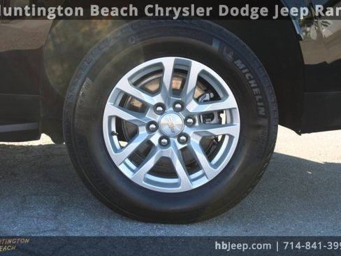 Used 2024 Chevrolet Suburban LT image 7