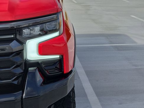 Used 2024 Chevrolet Silverado 1500 ZR2 w/ Technology Package image 11