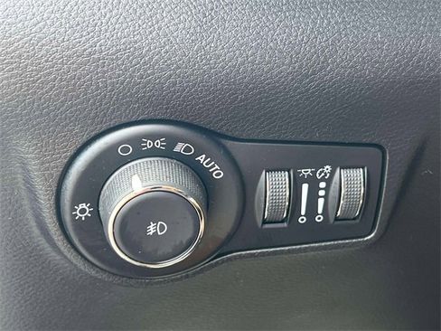 Used 2022 Jeep Compass Trailhawk w/ Trailhawk Elite Group image 25