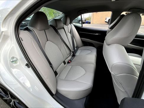 Used 2023 Toyota Camry SE image 19