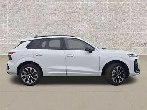 New 2026 Audi Q3 quattro 2.0T AWD/4WD image 8