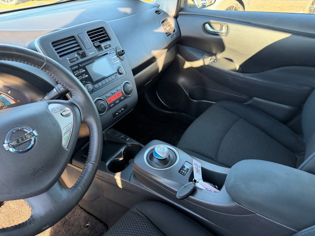 Used 2015 Nissan Leaf S w/ Charge Package FWD image 14