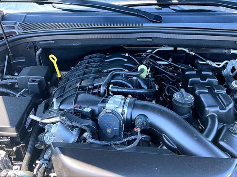 Used 2024 Dodge Durango SXT AWD/4WD image 31