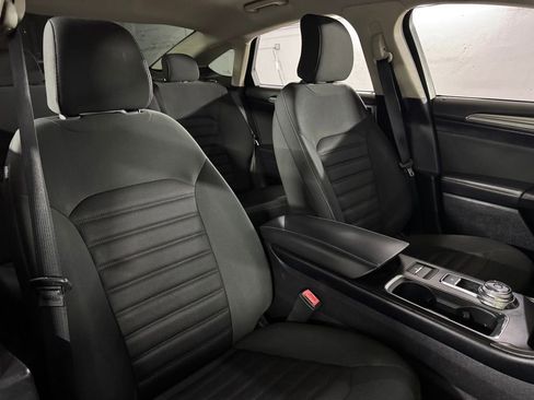 Used 2018 Ford Fusion SE w/ Fusion SE Technology Package FWD image 48