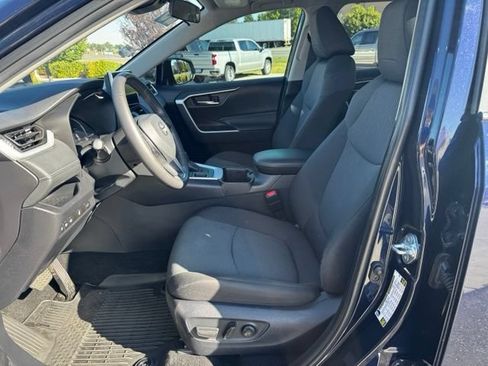 Used 2025 Toyota RAV4 XLE w/ Convenience Package AWD/4WD image 18