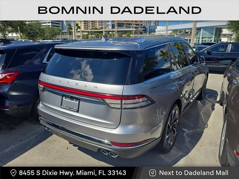 Used 2020 Lincoln Aviator Reserve w/ Equipment Group 202A image 4