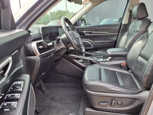 Certified 2025 Kia Telluride S FWD image 11