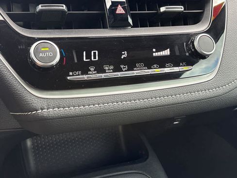 Used 2025 Toyota Corolla SE FWD image 16
