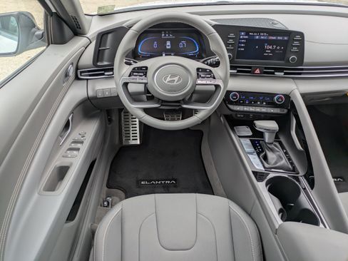 New 2026 Hyundai Elantra SEL Sport FWD image 15