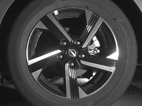 Used 2025 Nissan Sentra SV image 14