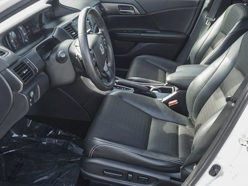 Used 2016 Honda Accord Sport image 17