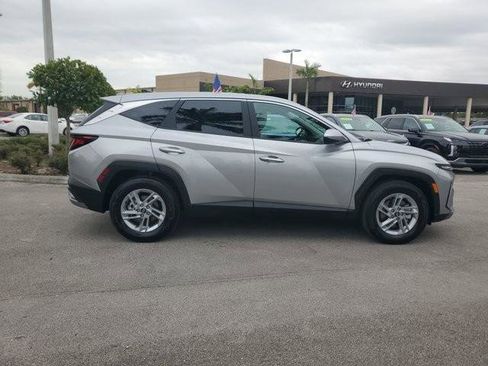 Certified 2025 Hyundai Tucson SE image 4