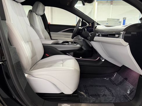 Certified 2024 Cadillac Lyriq Luxury RWD image 25