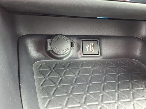 Used 2025 Toyota RAV4 XSE AWD/4WD image 13