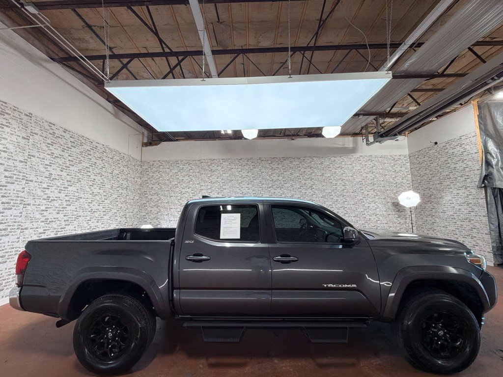 Used 2021 Toyota Tacoma SR5 RWD image 8