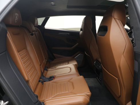 Used 2025 Lamborghini Urus SE AWD/4WD image 22