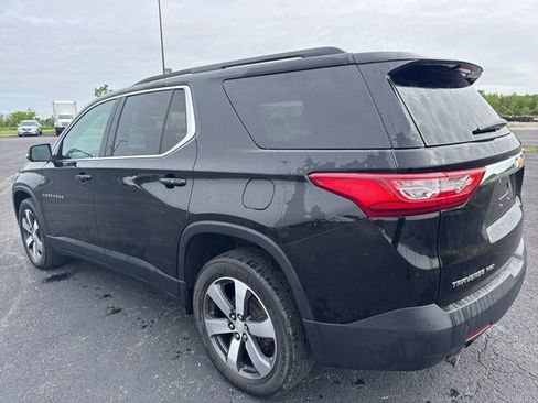 Used 2021 Chevrolet Traverse LT w/ LT Premium Package AWD/4WD image 6