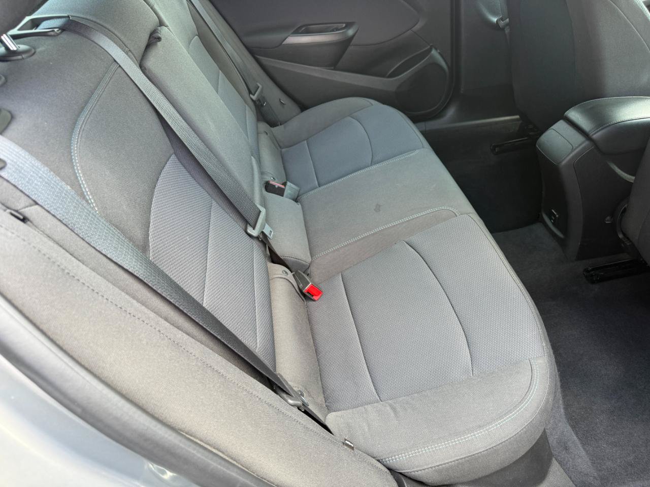 Used 2018 Chevrolet Cruze LT w/ Convenience Package FWD image 48